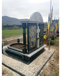 Пам'ятник з граніту