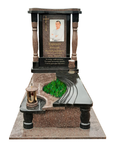 Пам'ятник з букінського та токівського граніту Пам'ятник з букінського та токівського граніту