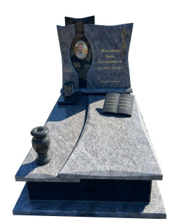 Пам'ятник з гранату