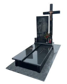Пам'ятник з Букінського граніту