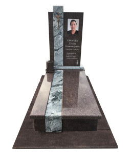 Пам'ятник з Viscount white та току