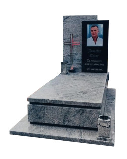 Пам'ятник з Viscount white та габро