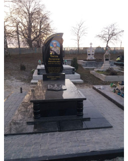Пам'ятник з граніту