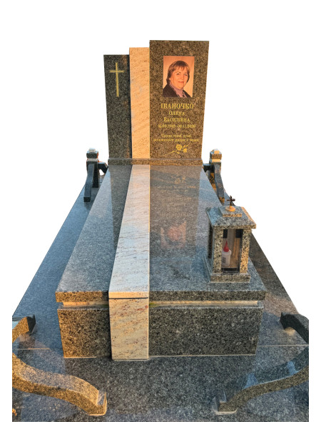 Пам'ятник з човнового граніту