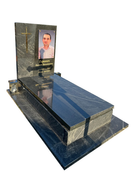 Пам'ятник з рахни полівського граніту