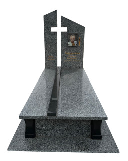 Пам'ятник з покостівського граніту