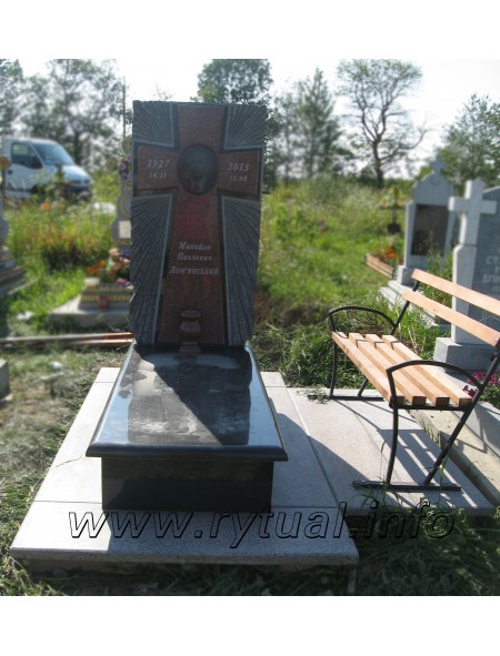 Пам'ятник з лізниківського та букінського граніту Пам'ятник з лізниківського та букінського граніту
