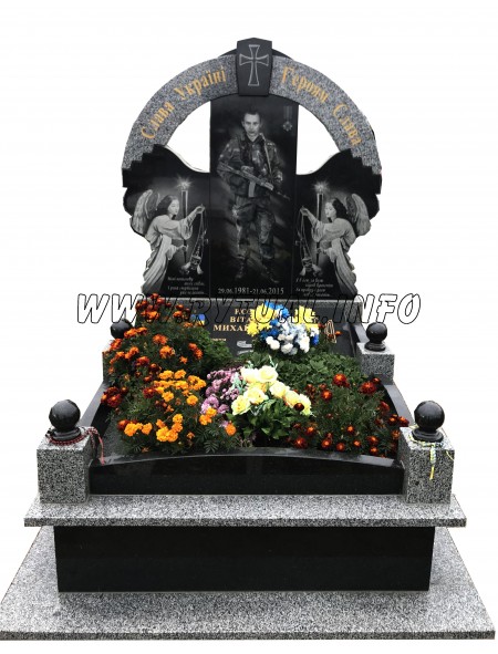 Пам'ятник з покостівського та букінського граніту Пам'ятник з покостівського та букінського граніту